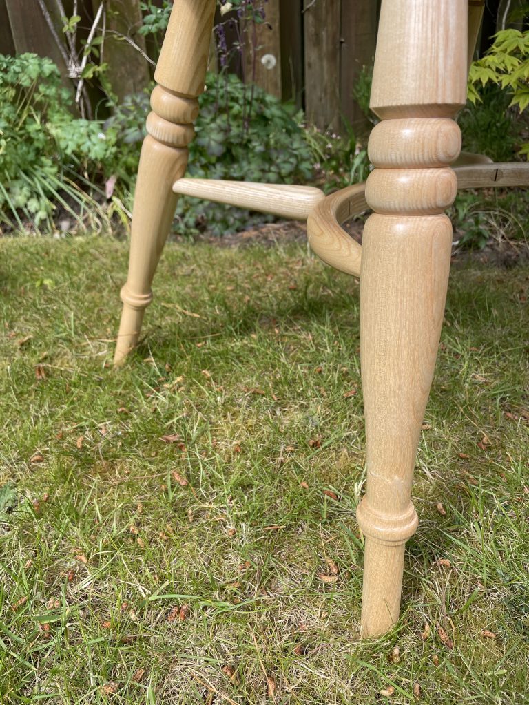 Finished Windsor chair by Iain Stirling of Chapelhill Fine Furniture.